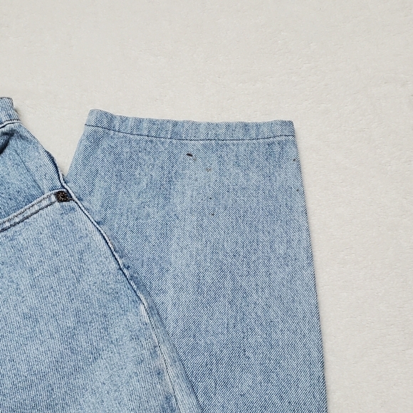 Vintage 90s Levi's 550 Grunge Straight Leg Light Wash Cropped Distressed Jeans - Picture 7 of 15